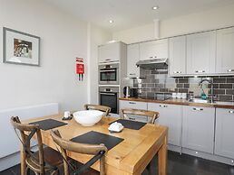 Harlech Apartments - Branwen