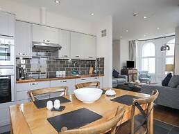 Harlech Apartments - Branwen