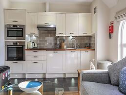 Harlech Apartments - Matholwch