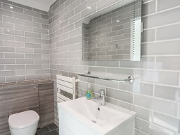 Harlech Apartments - Matholwch