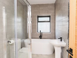 Bryn Min Manton Penthouse