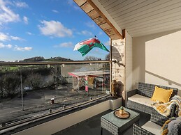 Bryn Min Manton Penthouse