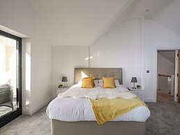 Bryn Min Manton Penthouse