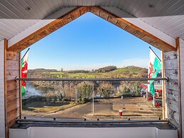 Bryn Min Manton Penthouse