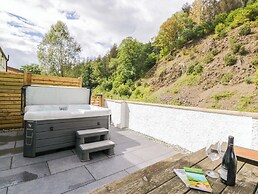 Riverside Cottage No 5
