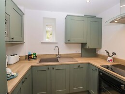 Riverside Cottage No 5