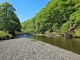 Riverside Cottage No 5