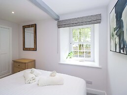 Riverside Cottage No 4