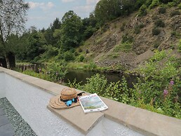 Riverside Cottage No 4