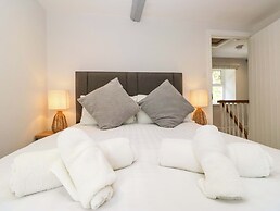 Riverside Cottage No 4