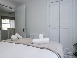 Riverside Cottage No 3