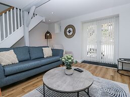 Riverside Cottage No 3