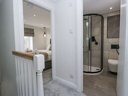 Riverside Cottage No 3