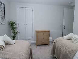 Riverside Cottage No 3