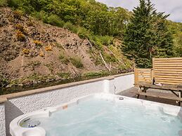 Riverside Cottage No 3