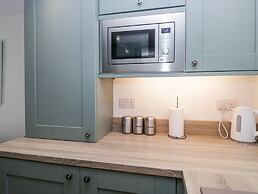 Riverside Cottage No 3