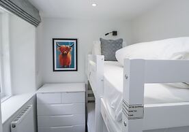 Riverside Cottage No 3