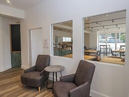 Apartment 6