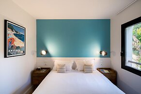 Apartment in Saint-tropez With Beach Access
