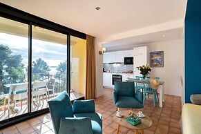 Apartment in Saint-tropez With Beach Access