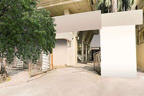 Cozy Stays at Ville Parle Mumbai