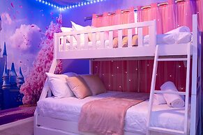 Simply Amazing 5BR Chic Retreat Themed Fun Style