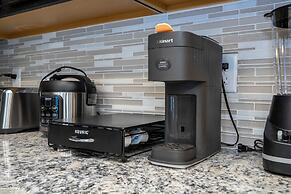 Simply Amazing 5BR Chic Retreat Themed Fun Style