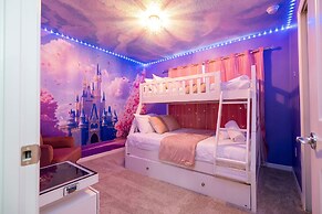 Simply Amazing 5BR Chic Retreat Themed Fun Style