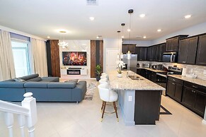 Simply Amazing 5BR Chic Retreat Themed Fun Style