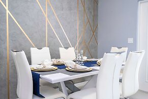 Simply Amazing 5BR Chic Retreat Themed Fun Style