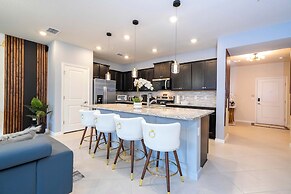 Simply Amazing 5BR Chic Retreat Themed Fun Style