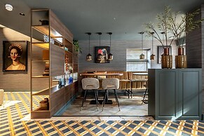 Modern Stay in Historic Delft