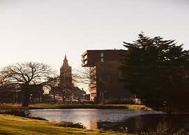 Modern Stay in Historic Delft