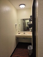 Chesaning Inn & Suites
