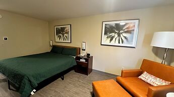 Chesaning Inn & Suites