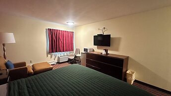 Chesaning Inn & Suites