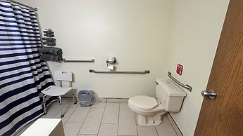 Chesaning Inn & Suites