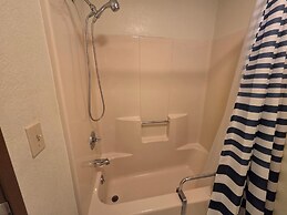 Chesaning Inn & Suites