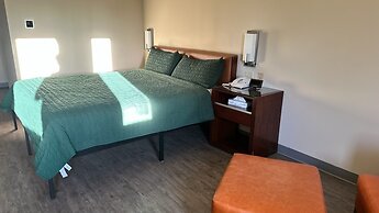 Chesaning Inn & Suites