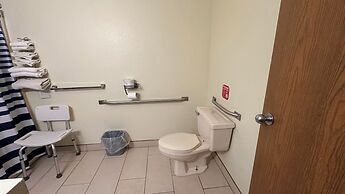 Chesaning Inn & Suites