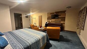 Chesaning Inn & Suites
