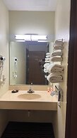 Chesaning Inn & Suites