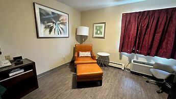 Chesaning Inn & Suites
