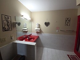 Chesaning Inn & Suites