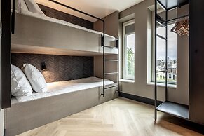 Family Apartment w/ Bunk Beds