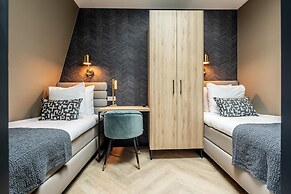 Family Apartment w/ Bunk Beds