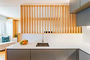 Oeiras Spacious and Coastal Flat