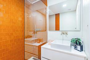 Oeiras Spacious and Coastal Flat