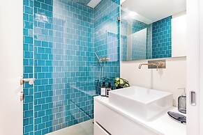 Oeiras Spacious and Coastal Flat