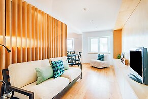 Oeiras Spacious and Coastal Flat